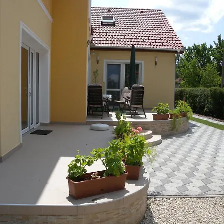 In - Balaton 19943 アパート