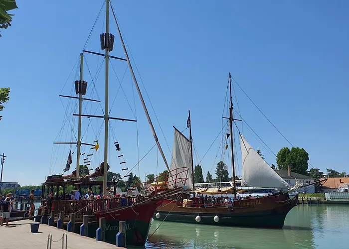 In - Balaton 19943 * Siofok